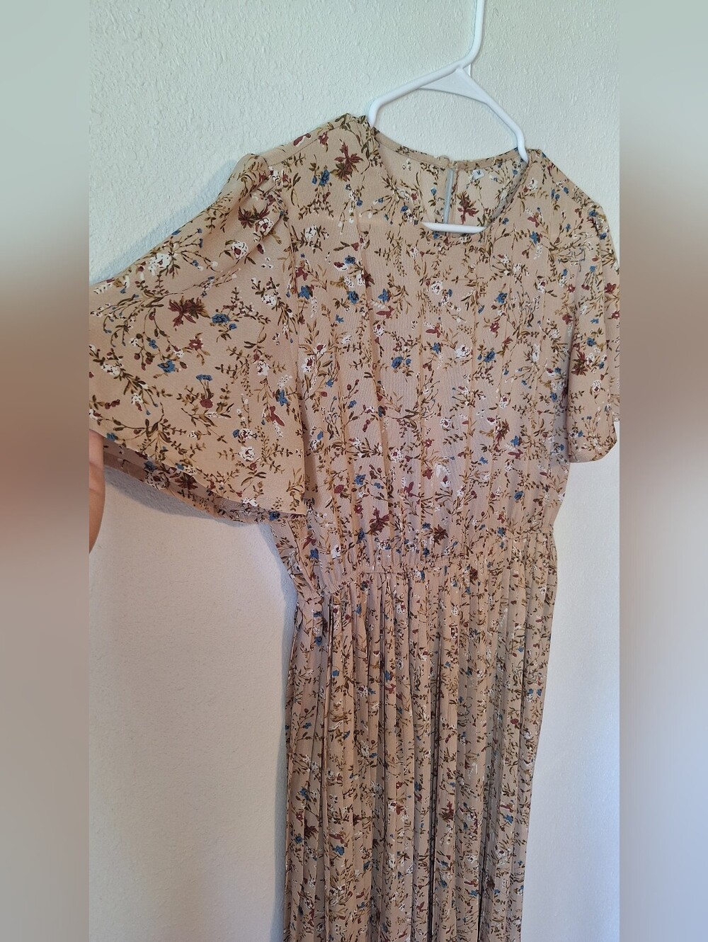 Beige Floral Pleated Maxi Dress - Picture 3 of 8